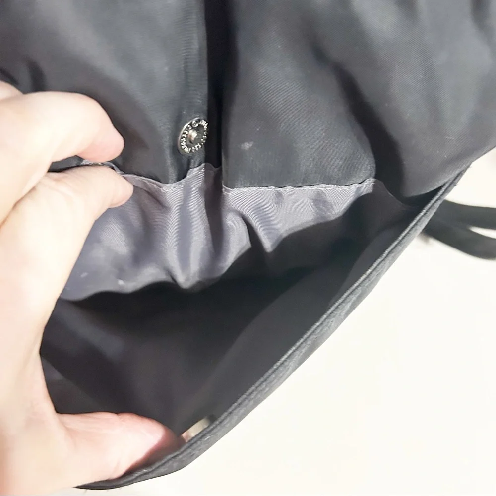 Thirty-One Gifts Black Nylon Crossbody Bag Multiple Zip Pockets Adjustable Strap